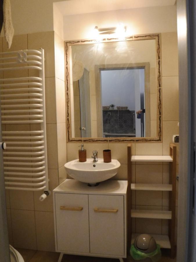 Apartamento Ayla Flat Cracovia Exterior foto